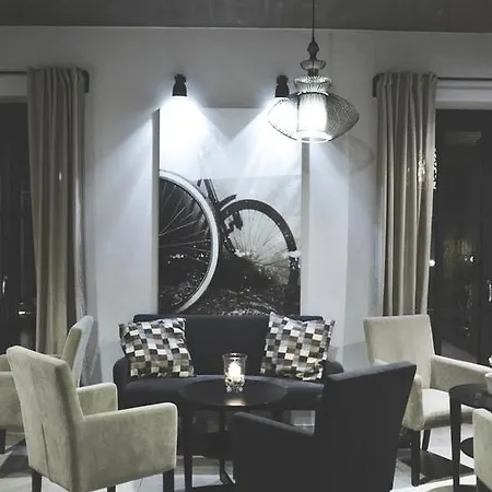 Antiqua 4*