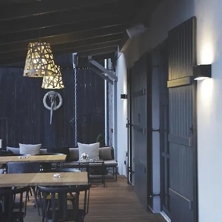 B&B Antiqua 라시보르츠