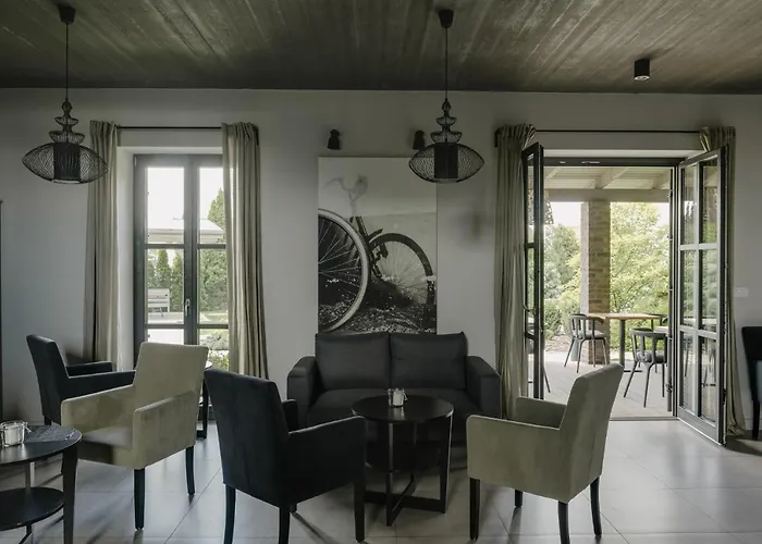 Antiqua 4* ראסיבורז'