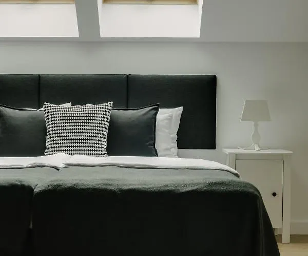 Antiqua לינה וארוחת בוקר ראסיבורז'