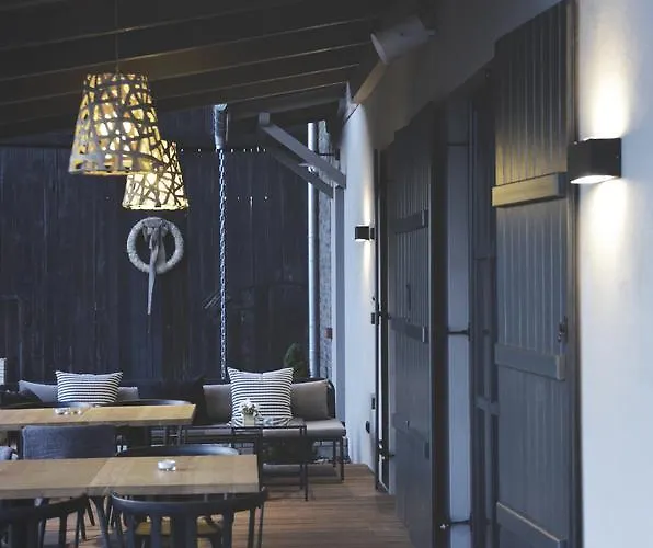 לינה וארוחת בוקר Antiqua ראסיבורז'